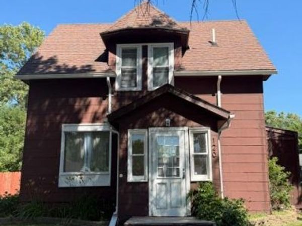 120 4th Avenue SE, Mayville, ND 58257
