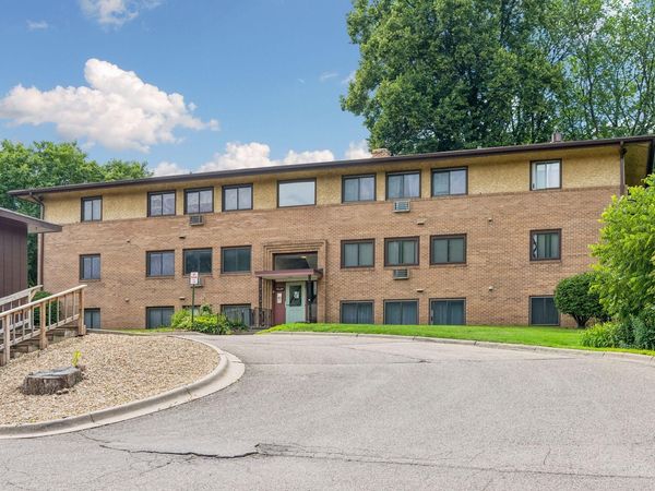 2381 Unity Avenue N, Golden Valley, MN 55422