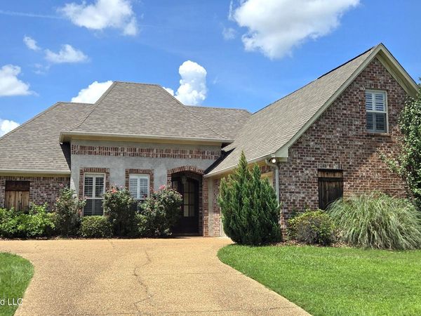 102 Oak Meadow Court, Clinton, MS 39056