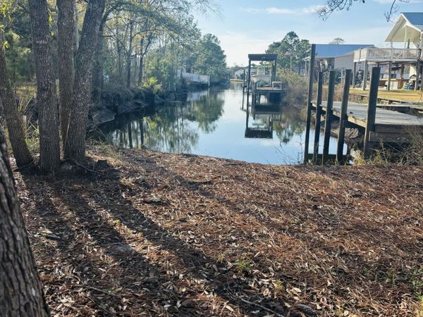 Avenue B 2 , Bay Saint Louis, MS 39520