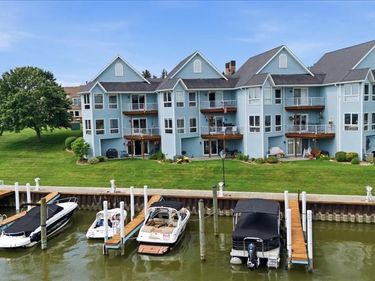 827 N Pointe, Port Huron, MI 48060