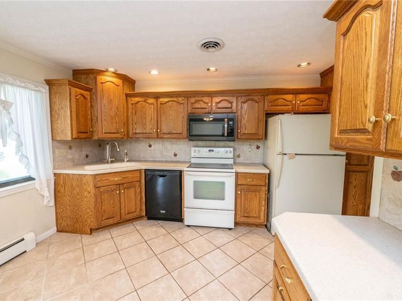 8663 Crestway Road, Clayton, OH 45315 Photo 14