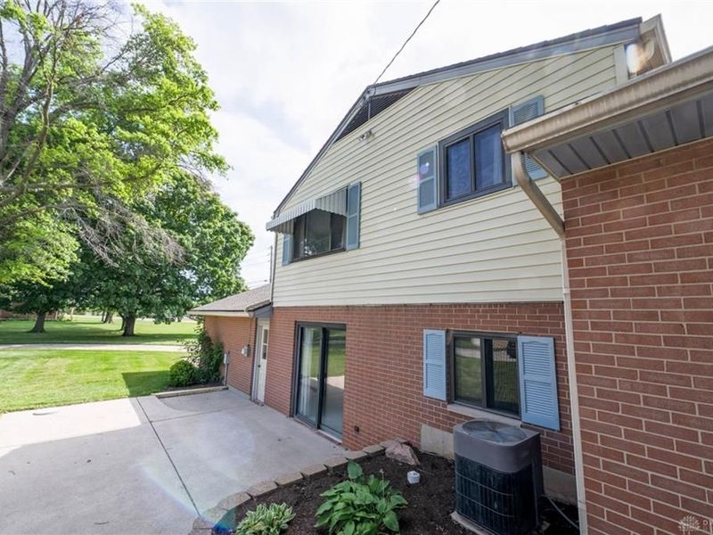 8663 Crestway Road, Clayton, OH 45315 Photo 57