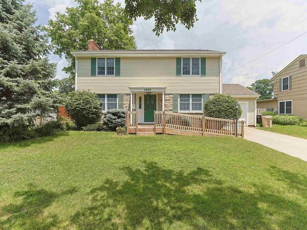 1609 Hoover Avenue, South Bend, IN 46615