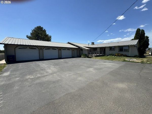 51684 HIGHWAY 237, North Powder, OR 97867
