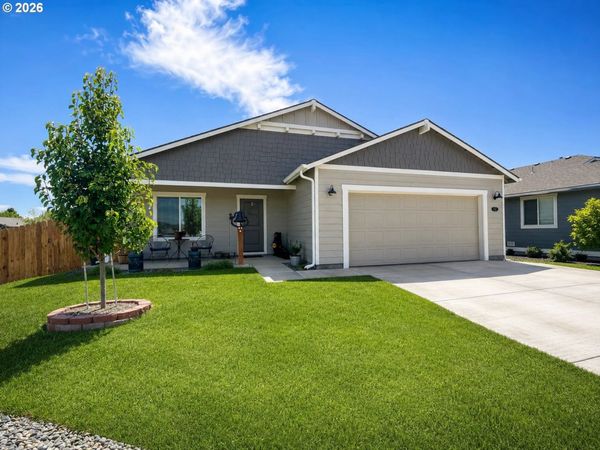 596 E LAUREN AVE, Hermiston, OR 97838