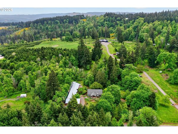 5714 CROOKED FINGER NE RD, Scotts Mills, OR 97375
