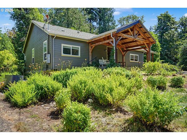 5714 CROOKED FINGER NE RD, Scotts Mills, OR 97375