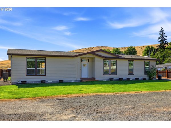 111 NW VANDERPOOL ST, Dufur, OR 97021