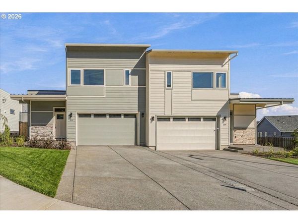 200 Black Hawk CT, Columbia City, OR 97018