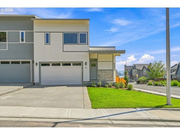 200 Black Hawk CT, Columbia City, OR 97018