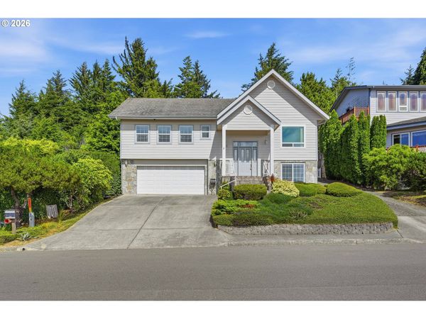 755 PREFONTAINE DR, Coos Bay, OR 97420