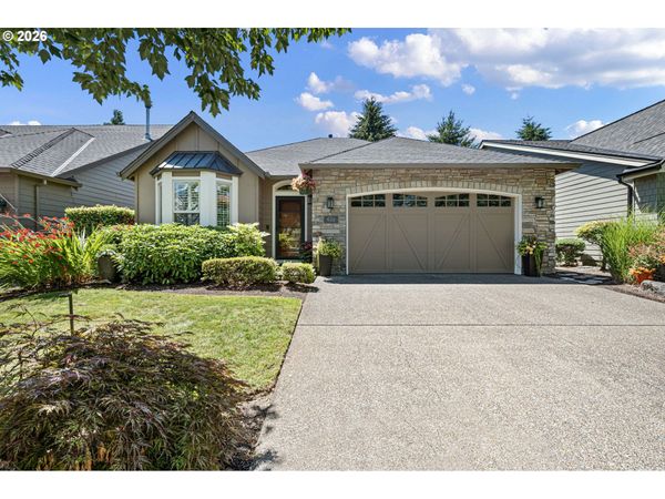 426 TROON AVE, Woodburn, OR 97071