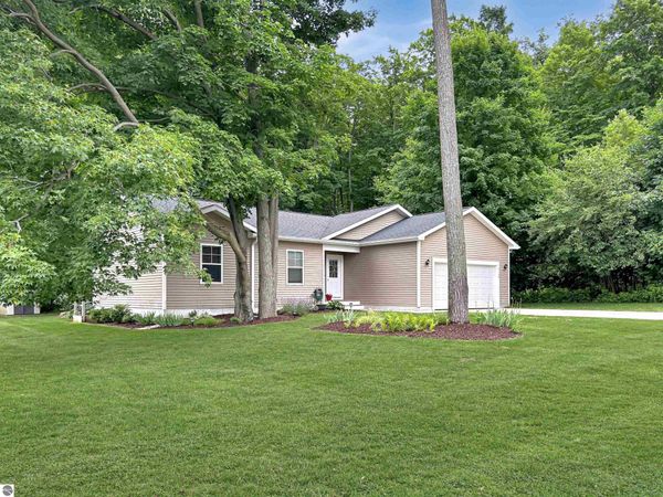 4159 Edwin Boulevard, Grawn, MI 49637