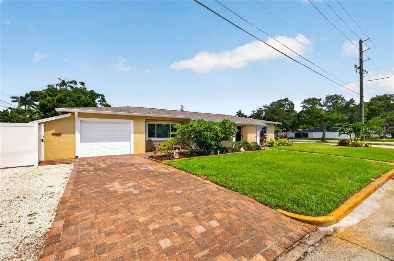 249 54th Street N, Saint Petersburg, FL 33710 Photo