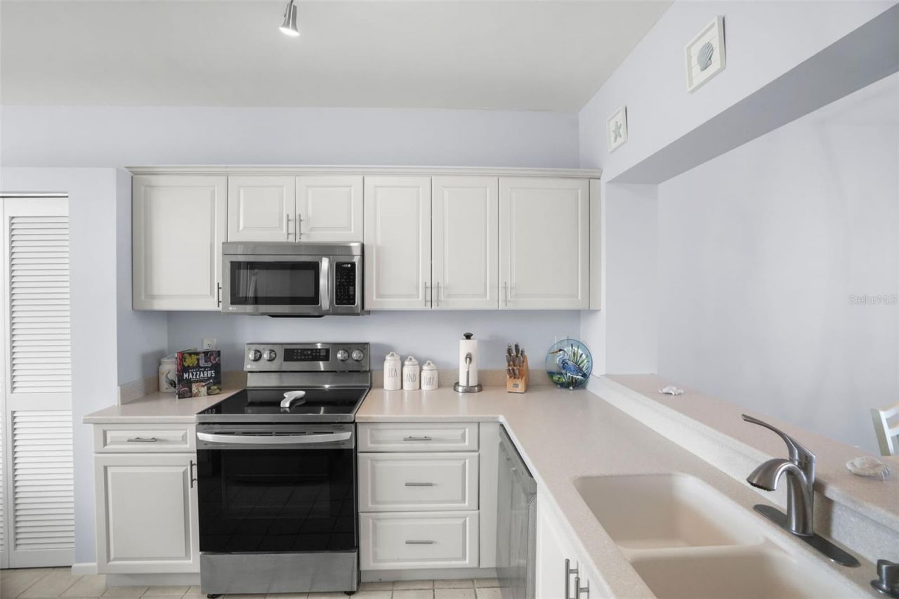 7984 Sailboat Key Boulevard S, Unit 306, South Pasadena, FL 33707 Photo