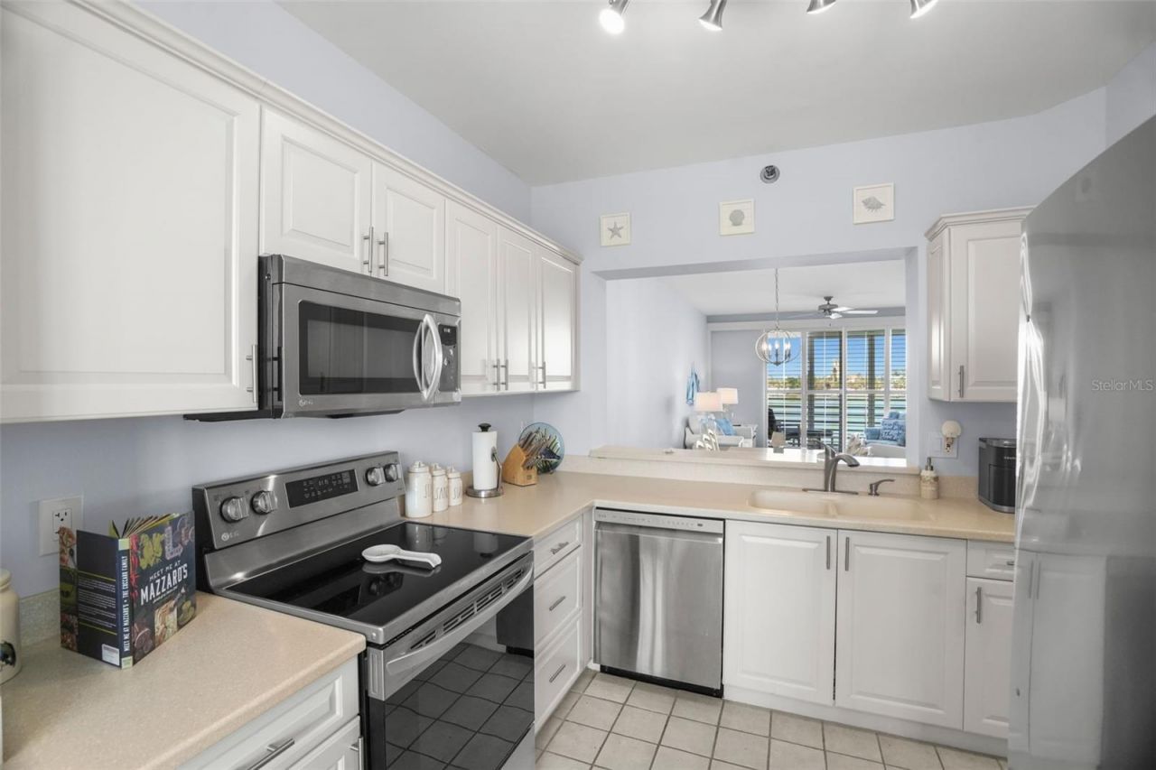 7984 Sailboat Key Boulevard S, Unit 306, South Pasadena, FL 33707 Photo