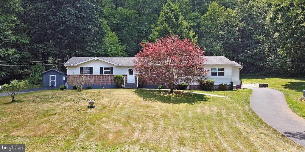 84 TURNPIKE ROAD , ASHLAND, PA 17921
