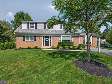 1521 FELLOWSHIP DRIVE, LANCASTER, PA 17601