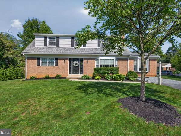 1521 FELLOWSHIP DRIVE, LANCASTER, PA 17601