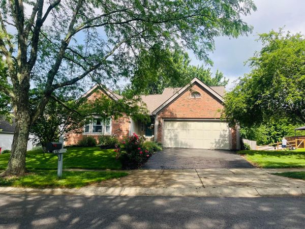 137 Clayburn Drive , Pataskala, OH 43062
