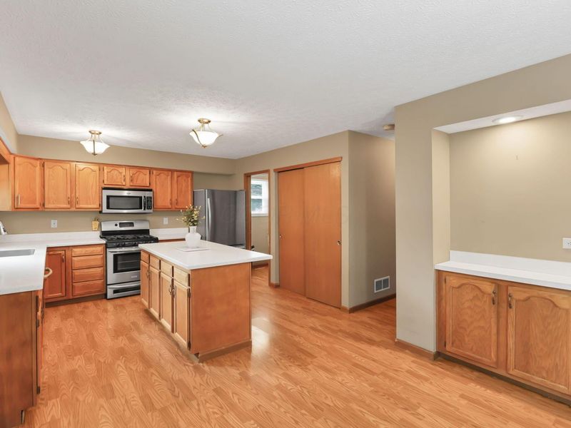 137 Clayburn Drive, Pataskala, OH 43062 Photo 11