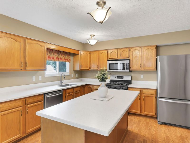 137 Clayburn Drive, Pataskala, OH 43062 Photo 14