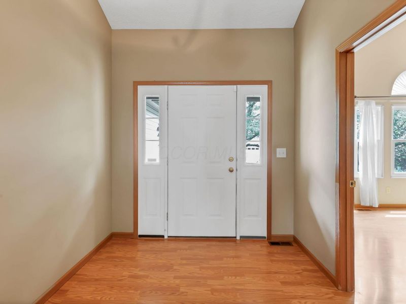 137 Clayburn Drive, Pataskala, OH 43062 Photo 5