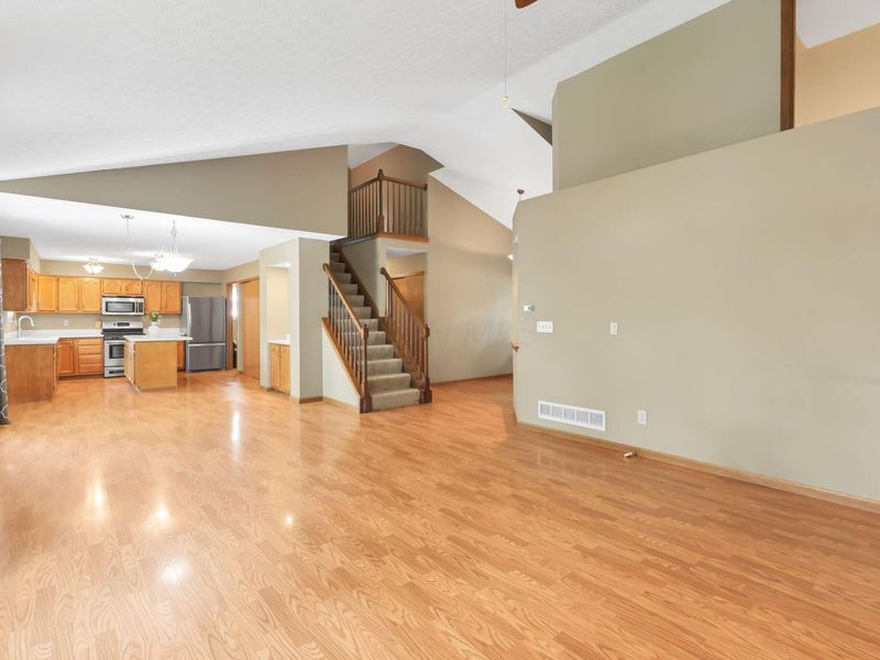 137 Clayburn Drive, Pataskala, OH 43062 Photo 6