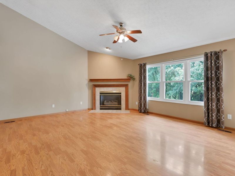 137 Clayburn Drive, Pataskala, OH 43062 Photo 9