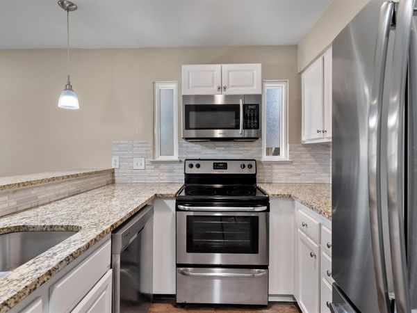 6810 Deatonhill DR, Unit 108, Austin, TX 78745