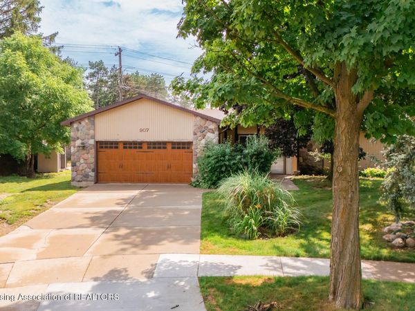 907 Whittier Drive, East Lansing, MI 48823