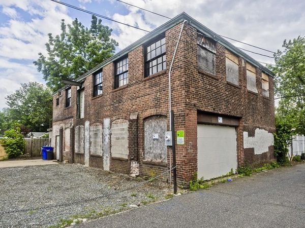 90 Andrew St, Springfield, MA 01109
