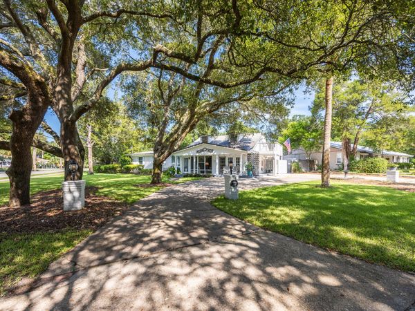 2 NE Bay Drive, Fort Walton Beach, FL 32548