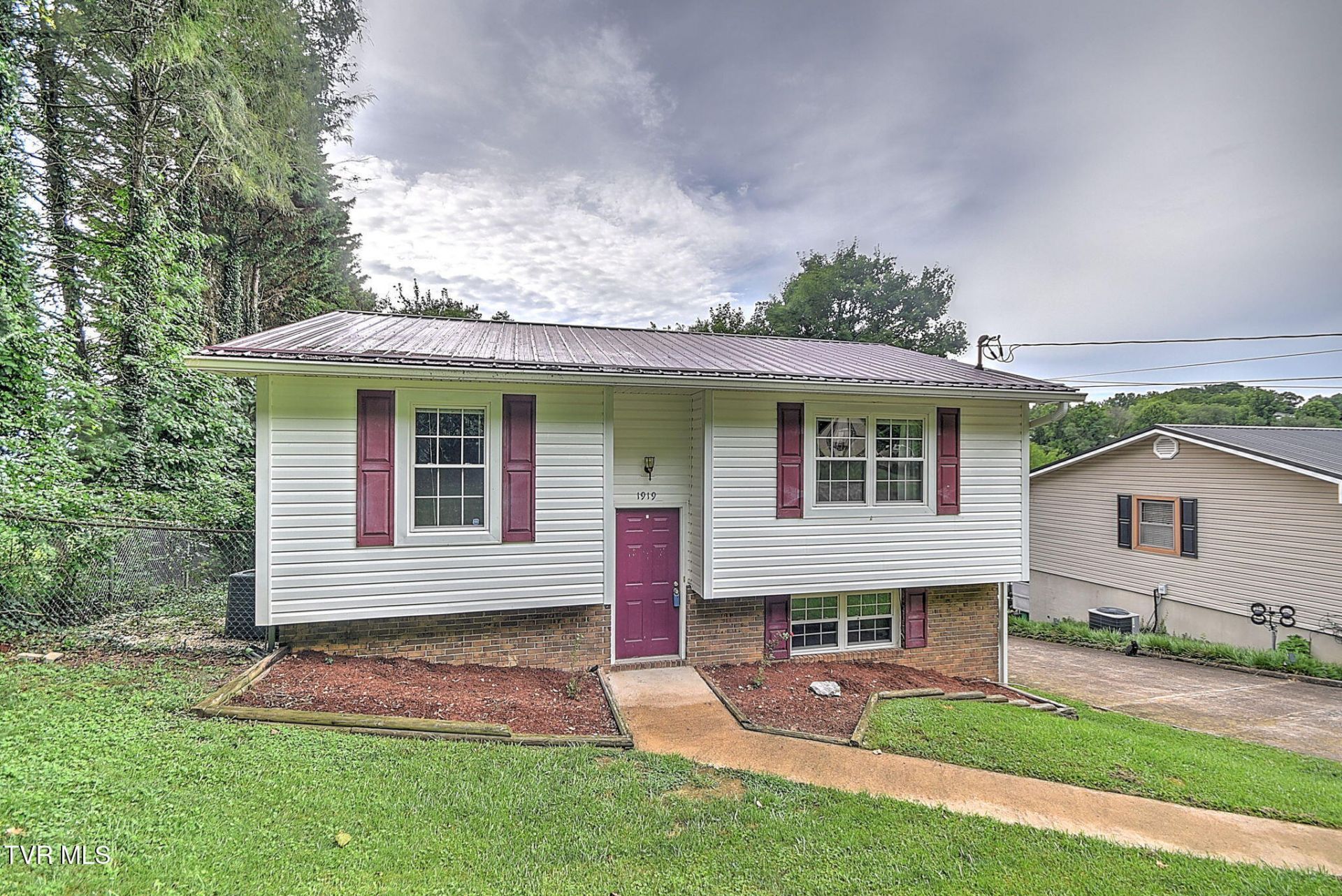 1919 Mountain View Avenue, Kingsport, TN 37664 Main Photo