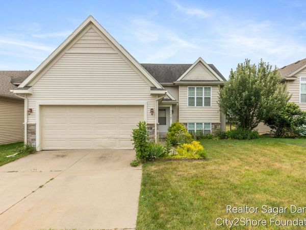 3780 SE Timberlake Court SE, Kentwood, MI 49512
