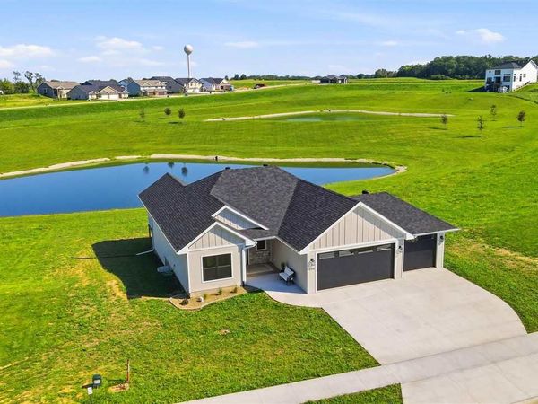 206 Westwood Circle, Kalona, IA 52247