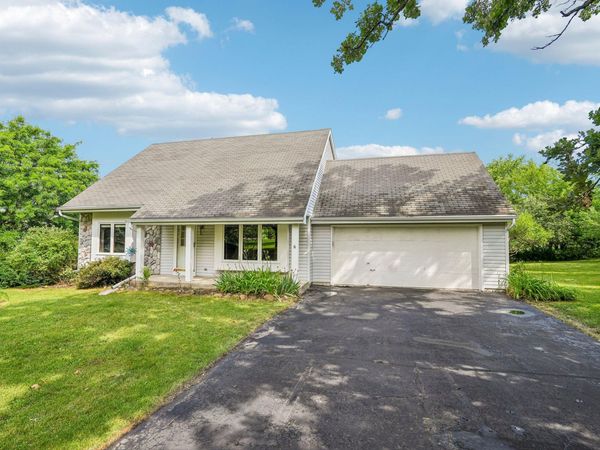W316S2825 Roberts Rd, Genesee, WI 53188
