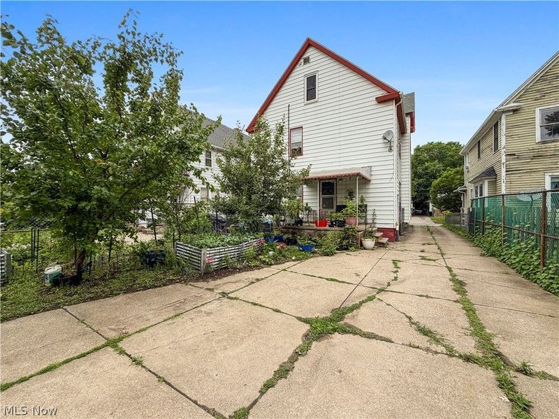 3711 Daisy Avenue, Cleveland, OH 44109 Photo 5