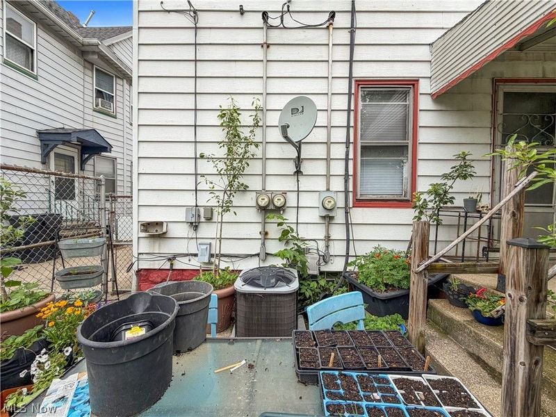 3711 Daisy Avenue, Cleveland, OH 44109 Photo 6