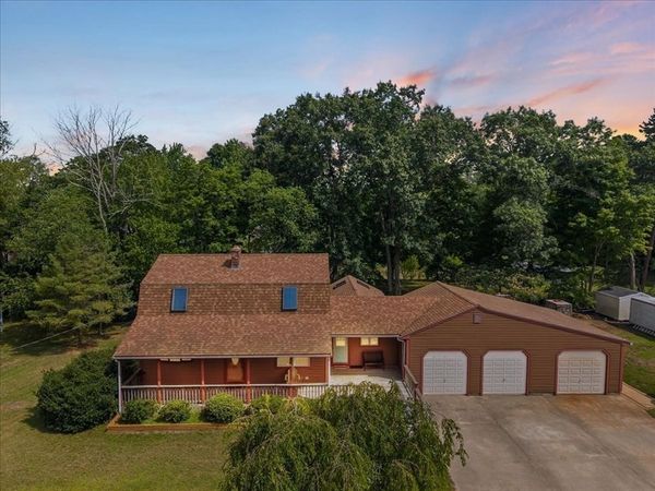 44 Liberty St, Taunton, MA 02718