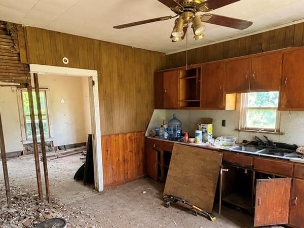 807 Market , Christopher, IL 62822