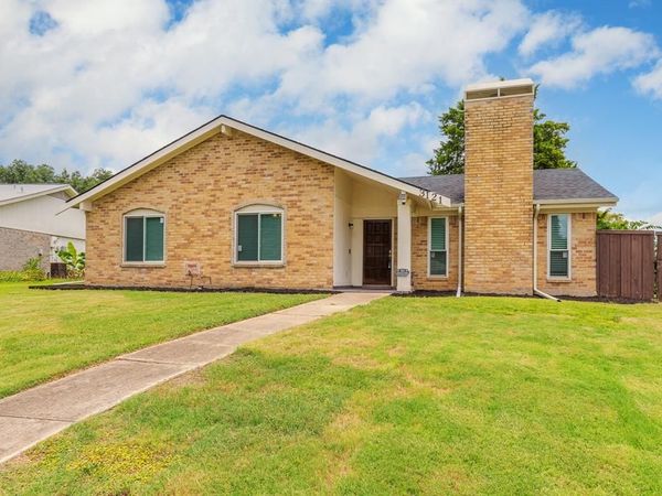 3121 Charter Oak Drive, Plano, TX 75074