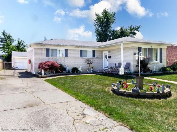 32566 Revere Drive, Warren, MI 48092
