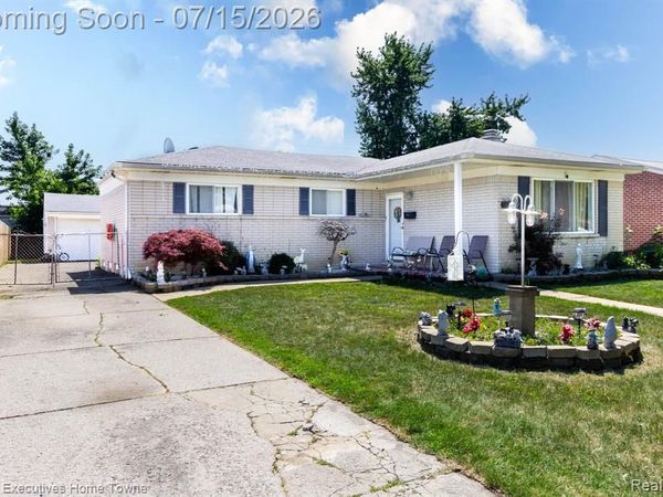 32566 Revere Drive , Warren, MI 48092