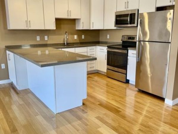 20 Orleans St, Unit 401, Boston, MA 02128