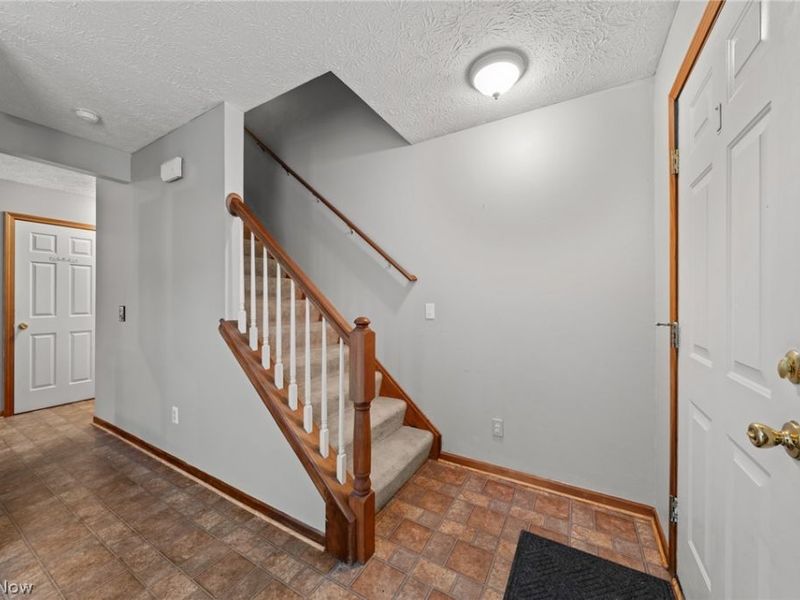 3072 Kelly Court, Akron, OH 44312 Photo 3