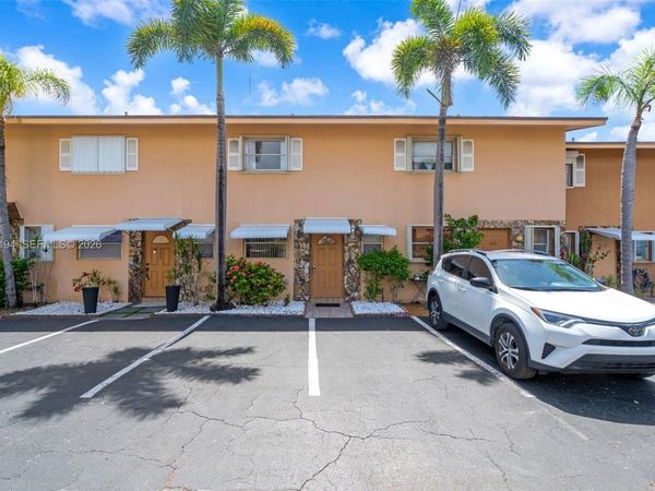 450 SE 7th St , Unit 261, Dania Beach, FL 33004