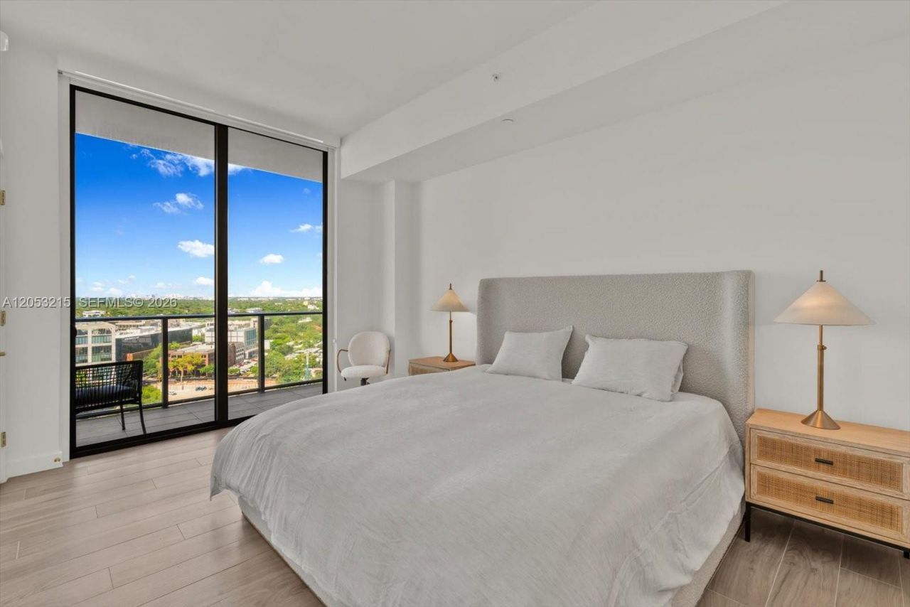 2678 Tigertail Ave , Unit 1605, Miami, FL 33133 Photo