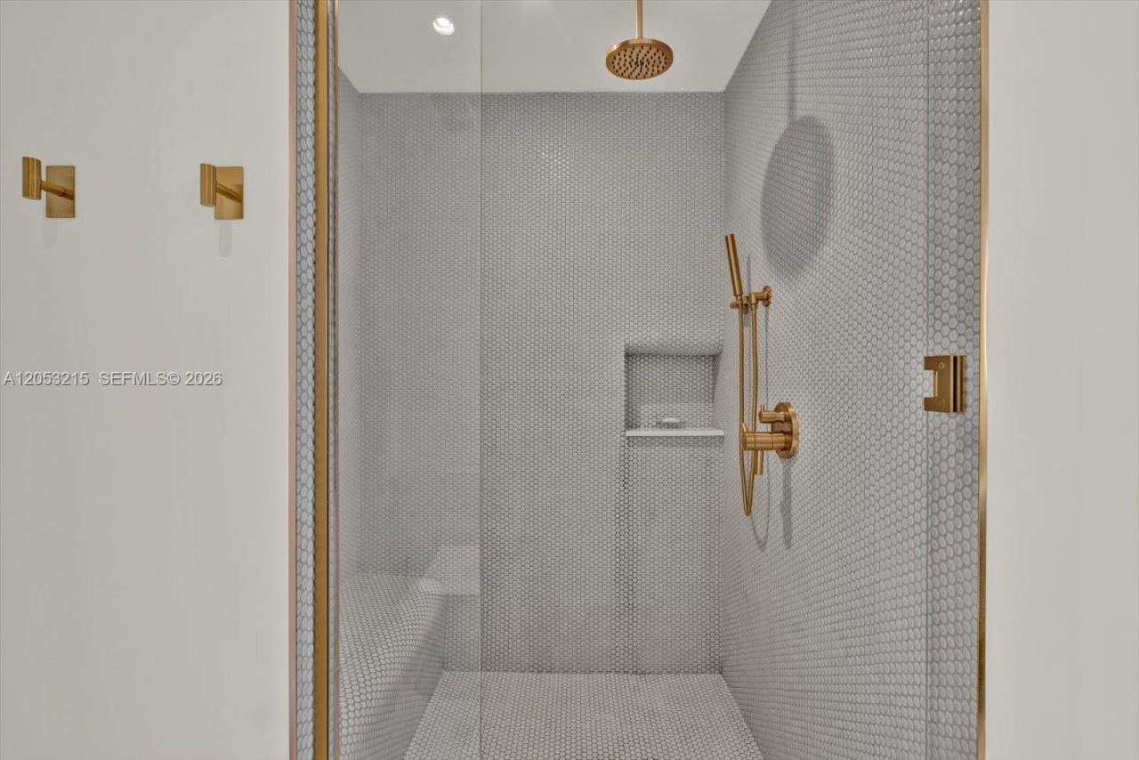 2678 Tigertail Ave , Unit 1605, Miami, FL 33133 Photo